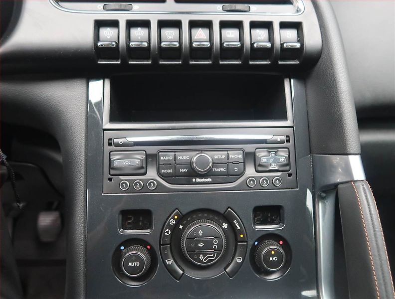 Peugeot 3008 (2015) 1.6 BlueHDi, Navi, Tempomat - fotka 12 z 18