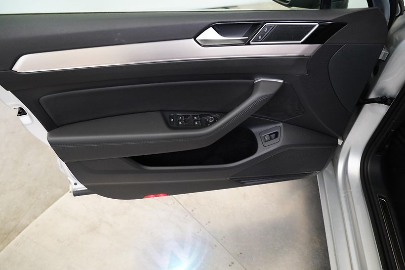 Volkswagen Passat - fotka 12 z 28