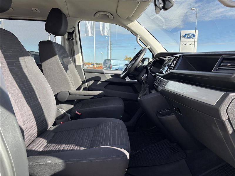 Volkswagen Multivan 2,0 TDI Comfortline 4x4 AUT - fotka 25 z 49