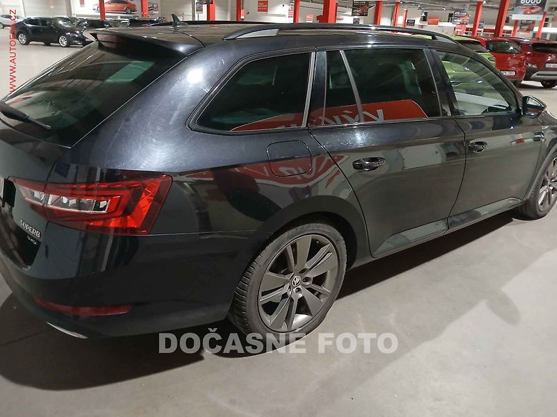 Škoda Superb (2018) 2.0 TDI - fotka 2 z 3