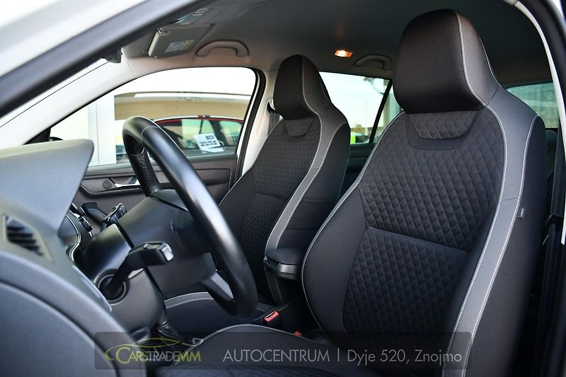 Škoda Fabia 1,2TSi DSG 2xALU 61tKM STYLE  - fotka 11 z 48