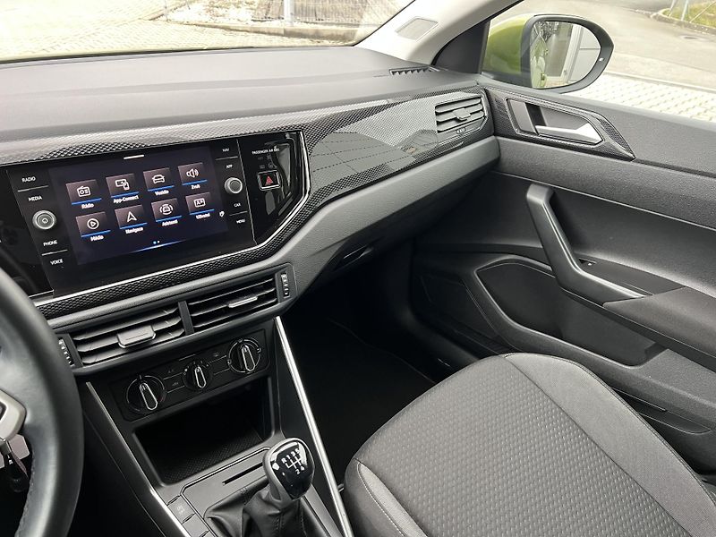 Volkswagen Taigo (2023) 1.0 TSI, pěkný stav - fotka 17 z 28