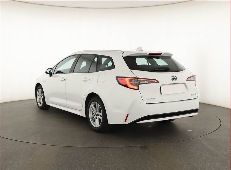 Toyota Corolla (2021) 1.8 Hybrid, Automat, ČR,1.maj - fotka 4 z 17