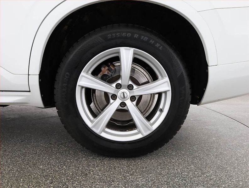 Volvo XC90 (2016) D4 - fotka 17 z 17