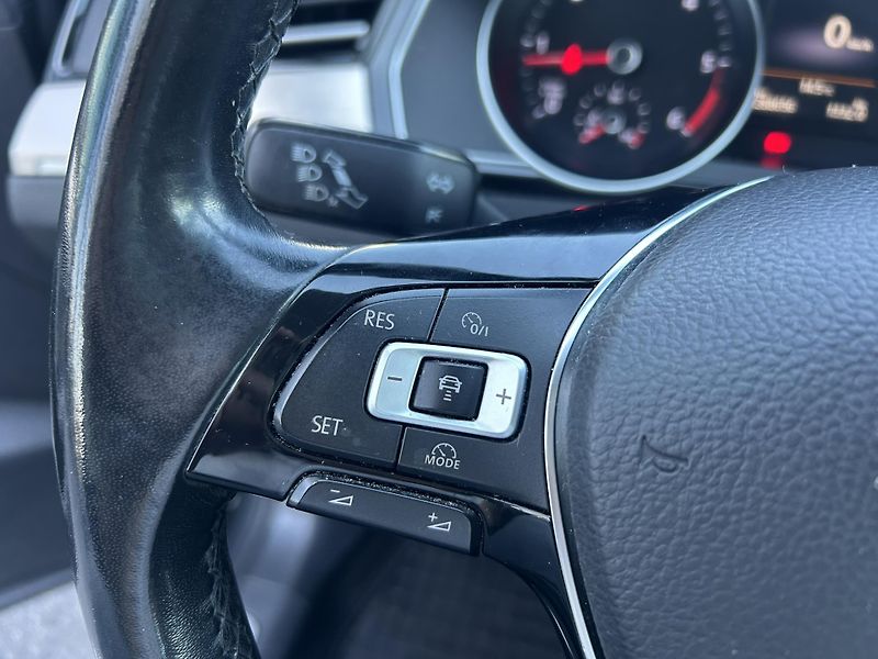 Volkswagen Passat 2.0TDI 110kW HIGHLINE - fotka 16 z 27