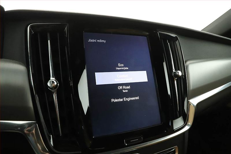 Volvo V90 (2017) Cross Country - fotka 14 z 19