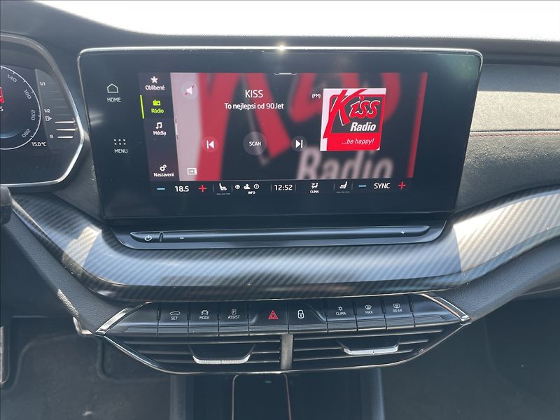 Škoda Octavia 2,0 TSi 180kw RS DSG Style Plu - fotka 17 z 39