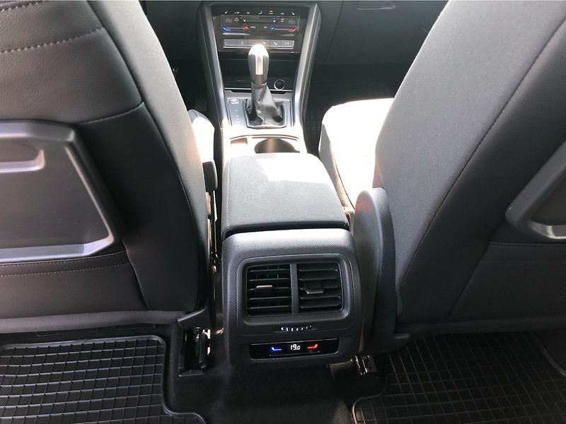 Volkswagen Touran People 1,5 TSI 110 kW EVO2 7DS - fotka 25 z 30