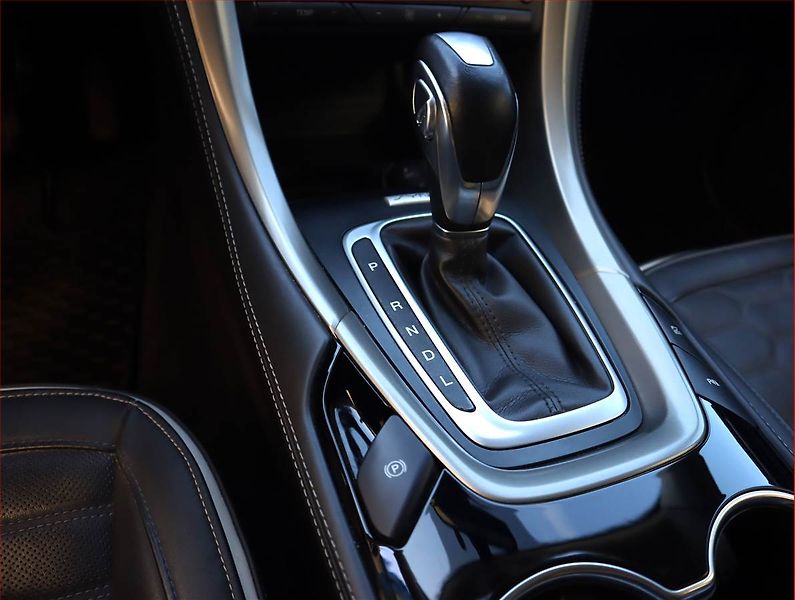 Ford Mondeo (2019) Vignale 2.0 Hybrid, Automat - fotka 16 z 22