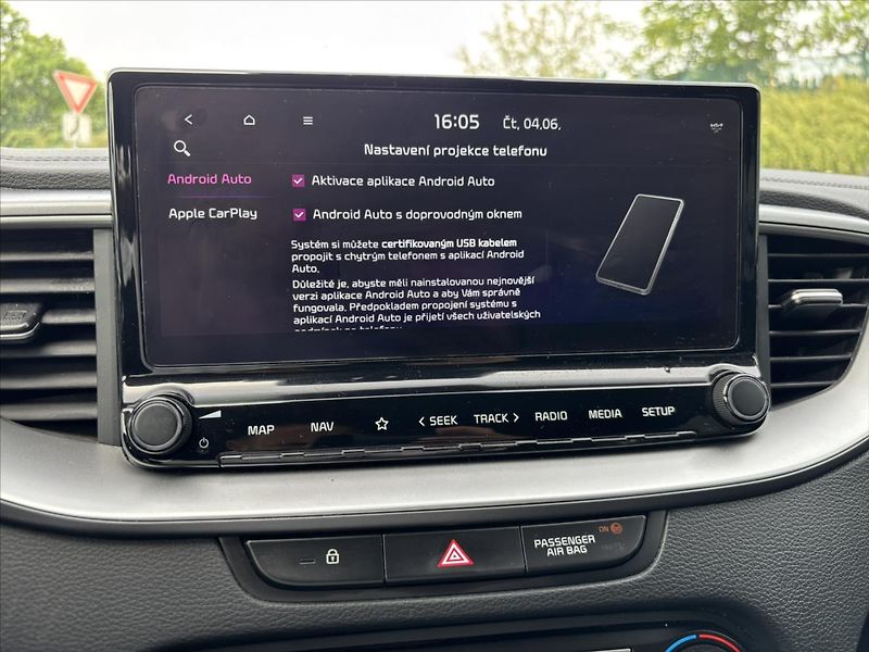 Kia Ceed 1,5 TGDi AT TOP ZÁRUKA ADAPTIV - fotka 19 z 45