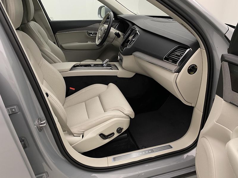 Volvo XC90 B5 AWD BRIGHT PLUS - fotka 24 z 66