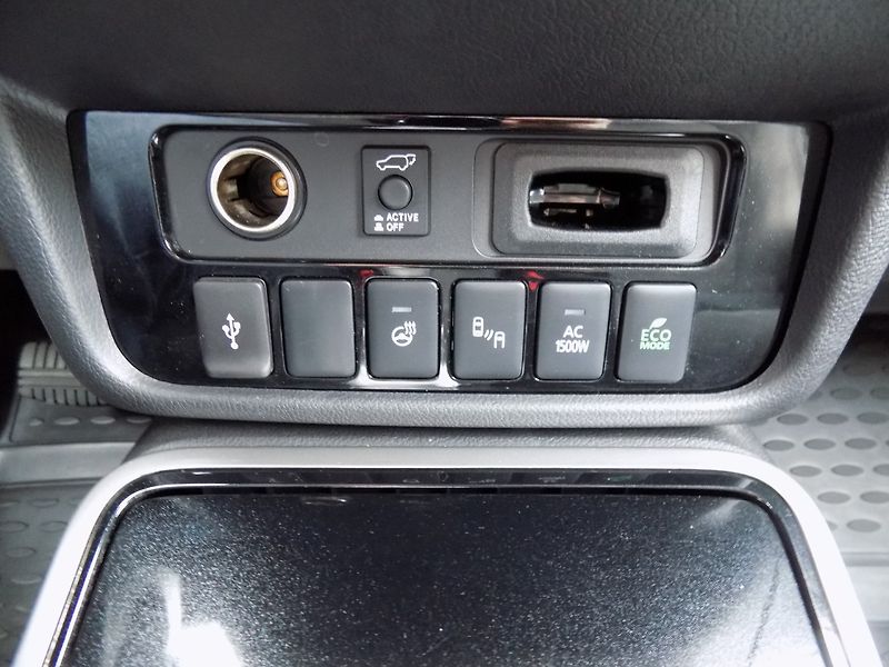 Mitsubishi Outlander (2021) 2.4 PHEV/4WD/1.Maj./LED/ - fotka 32 z 42