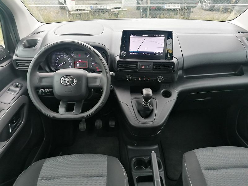 Toyota ProAce City Verso (2021) 1.2 T 7-míst Long,Shuttle - fotka 8 z 26