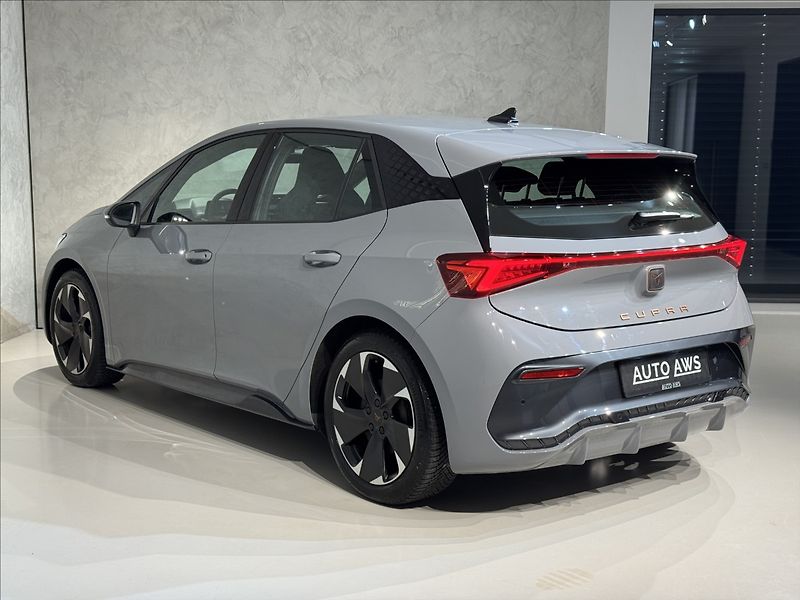 Cupra Born 150kW LED SoH 96,5% PDC - fotka 10 z 48