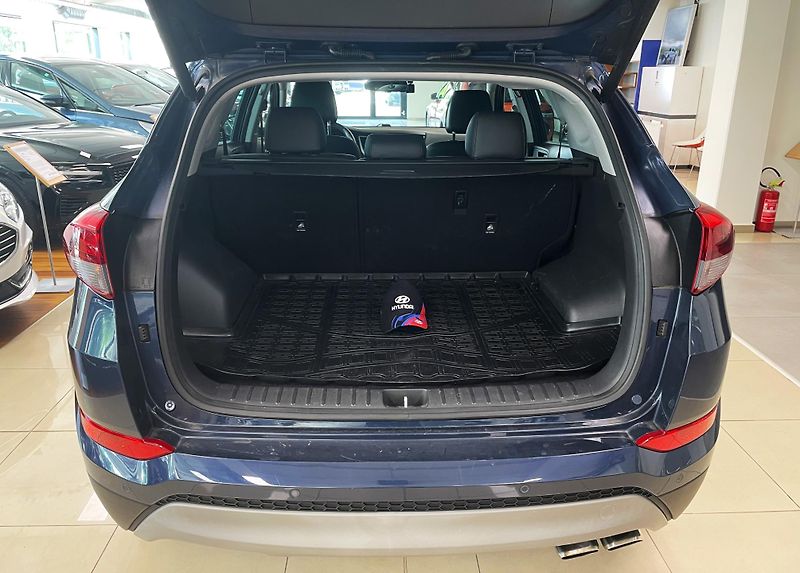 Hyundai Tucson 2.0 CRDi, PREMIUM - REZERVACE - fotka 8 z 29