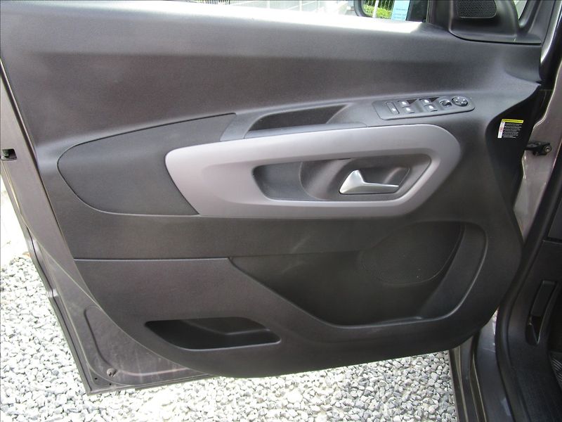 Toyota ProAce City Verso 1.5D-4D, 1. majitel - fotka 23 z 65