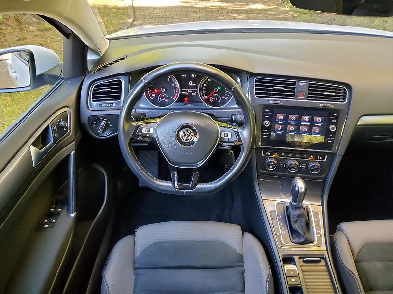 Volkswagen Golf (2018) 1.5TSI 96kW DSG 1maj ČR LED - fotka 11 z 27