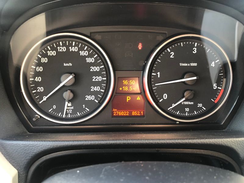 BMW Řada 3 (2010) 330 xDrive 180 kW, automat - fotka 18 z 29