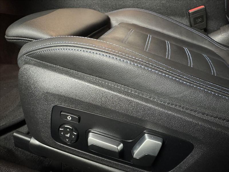 BMW Řada 3 3,0   M340i xDrive 360° LED HU - fotka 23 z 50