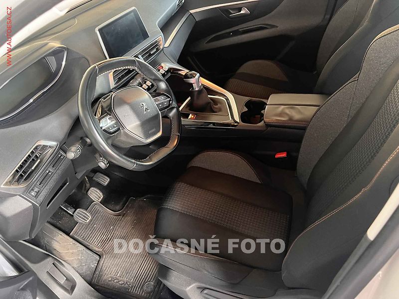 Peugeot 3008 (2018) 1.6HDi, ČR, servis.kniha - fotka 3 z 3