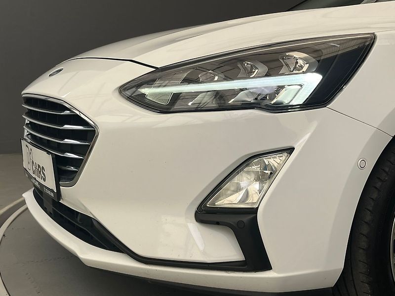 Ford Focus 2.0 EB Titanium LED - fotka 40 z 66
