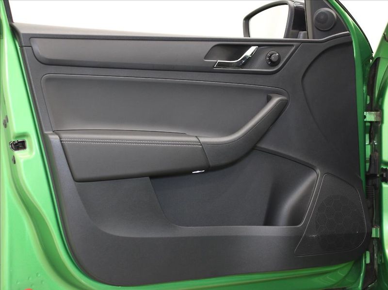 Škoda Rapid 1,2 TSi 81kW Style+ 37tkm! 1.m - fotka 15 z 26