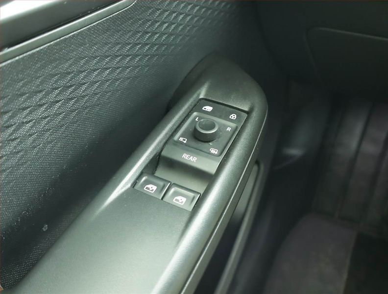 Cupra Born (2023) 58, SoH 89% - fotka 16 z 17
