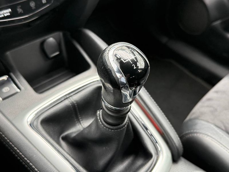 Nissan Qashqai (2017) 1.5 DCi 81 kW Tekna - fotka 16 z 25