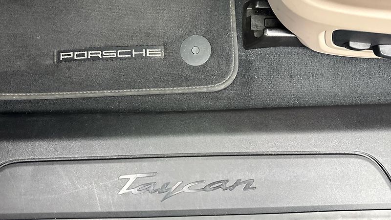 Porsche Taycan Sport Turismo - fotka 19 z 29