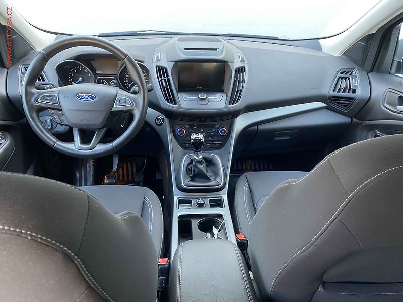Ford Kuga (2019) 1.5 EB, Navi, kamera, TZ - fotka 8 z 18