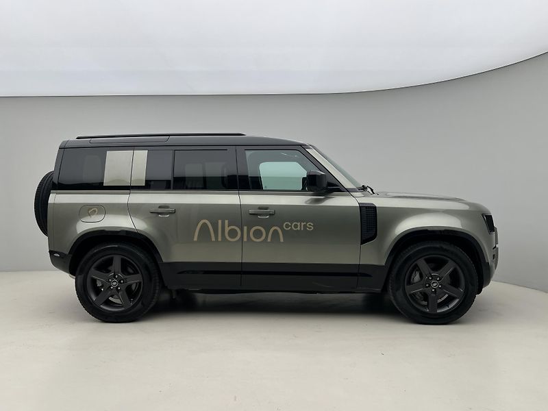 Land Rover Defender 110 D300 X-DYNAMIC SE AWD AUT  - fotka 9 z 48