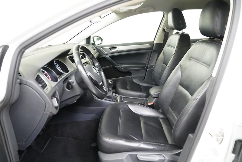 Volkswagen Golf - fotka 5 z 6
