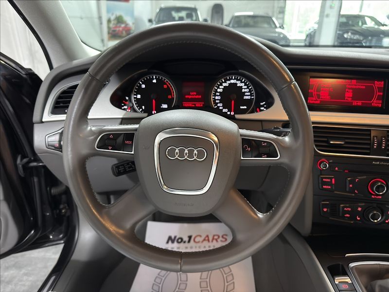 Audi A4 2,0   TDI B8 1.MAJITEL BI-XEN - fotka 9 z 43