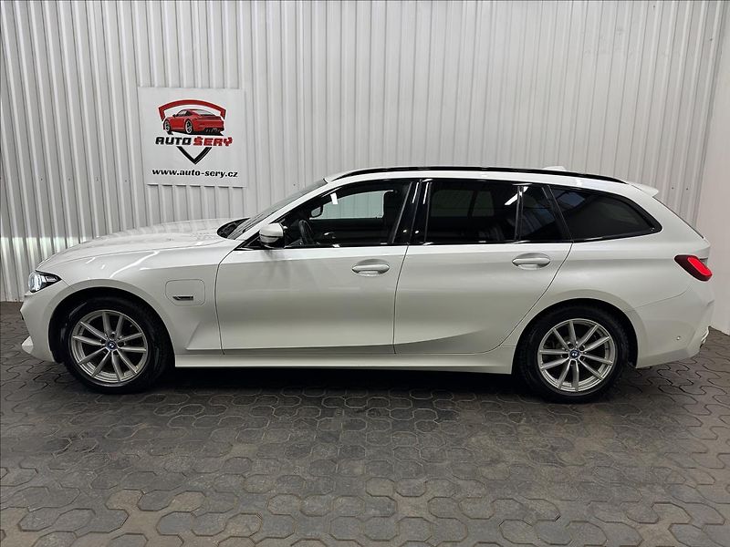 BMW Řada 3 330E 215kW XDRIVE TAŽNÉ 2XALU - fotka 4 z 50