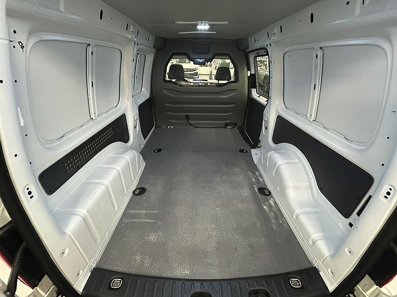 Volkswagen Caddy (2018) 1.4TGI Maxi Skříň | Záruka - fotka 13 z 44