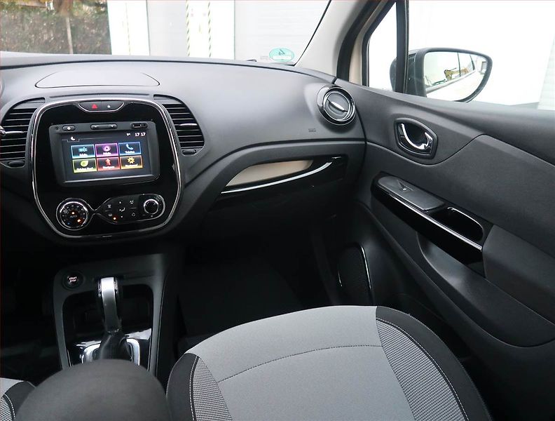 Renault Captur (2016) 1.2 TCe, Automat, Tempomat - fotka 8 z 22