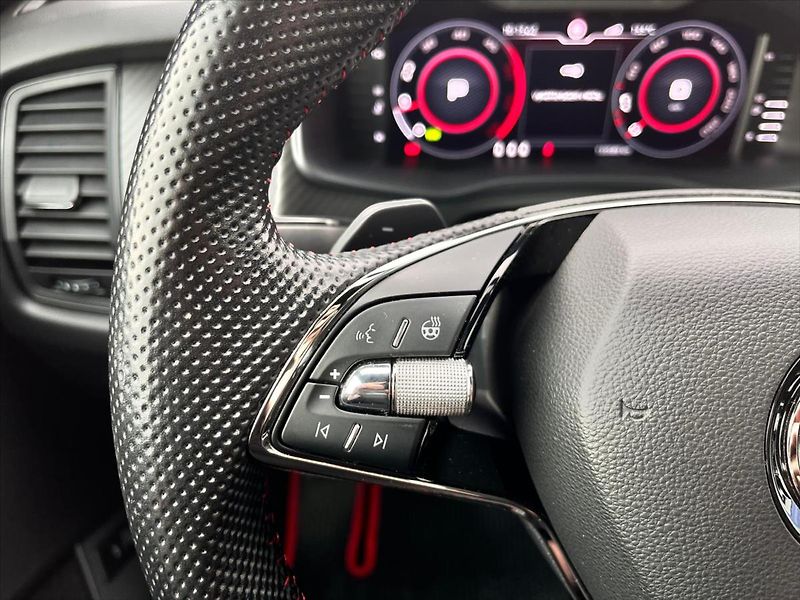 Škoda Kodiaq 2,0 BiTDI RS Challenge DSG 4x4 - fotka 23 z 39