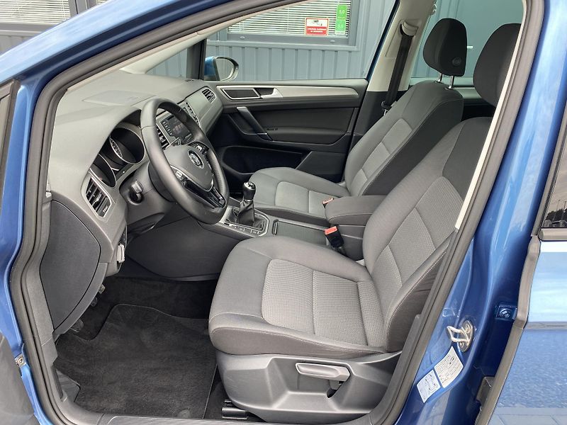 Volkswagen Golf Sportsvan 1.4 TSI 92kW- ALU - PDC -TAŽNÉ - fotka 14 z 46