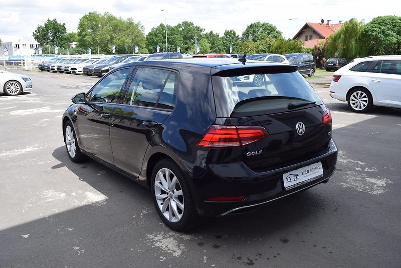 Volkswagen Golf (2018) 1.4TSI 92kw CLBMT LED NAVI TOP - fotka 11 z 49