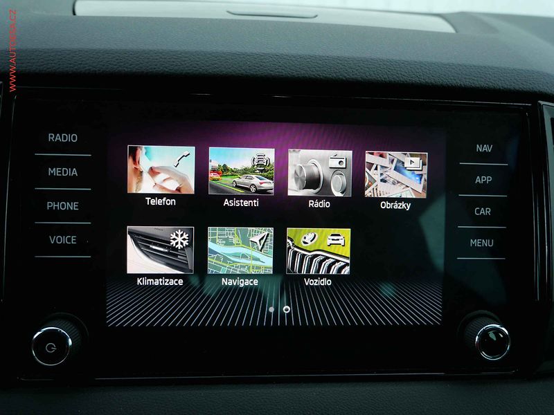 Škoda Karoq (2021) 1.5 TSi, ČR, SportLine - fotka 24 z 27