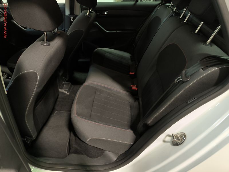 Škoda Fabia (2019) 1.0 TSI, ČR, Style, DSG, LED - fotka 9 z 17