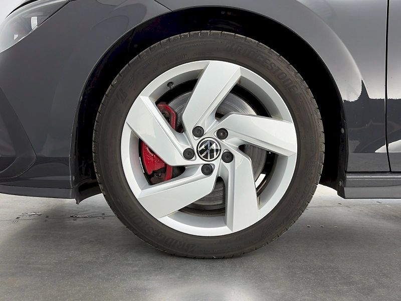 Volkswagen Golf (2024) GTI 2.0 TSI 180kW - fotka 29 z 29