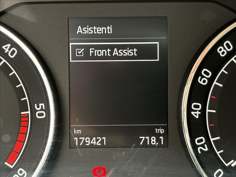 Škoda Superb 1,6 TDi 88kW Xenon,ACC,Výhřev - fotka 23 z 36