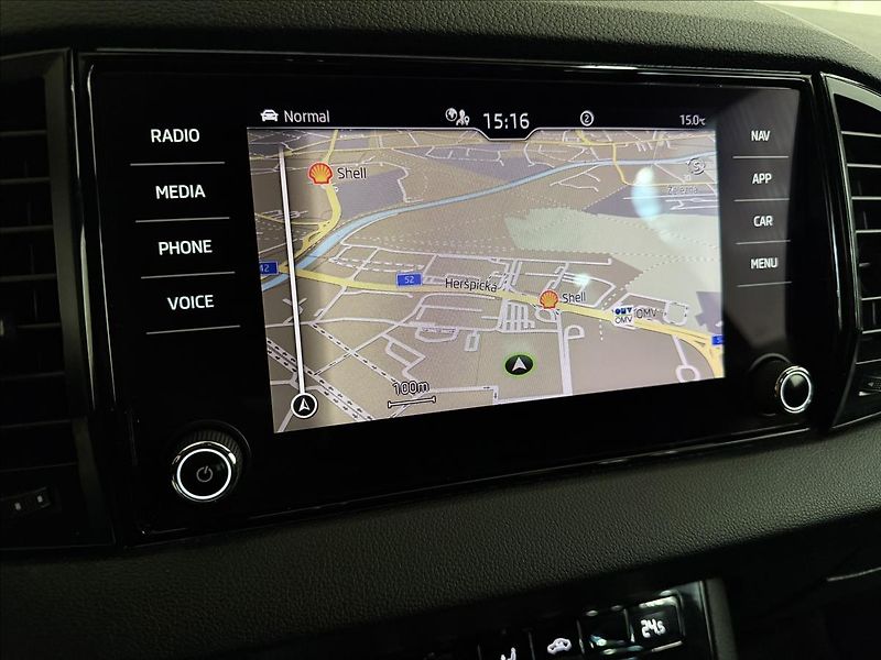 Škoda Karoq 2.0TDI DSG ACC SPORTLINE - fotka 19 z 37