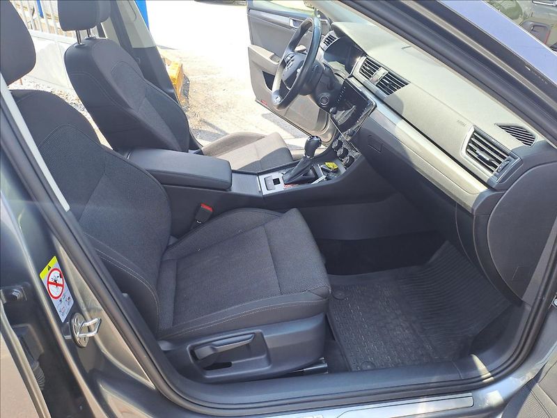 Škoda Superb 2,0 TDI DSG 4x4 1.MAJITEL - fotka 8 z 21