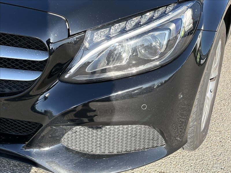 Mercedes-Benz Třídy C 2,2 CDi 100kW Led,Výhřev,9G-tr - fotka 32 z 37