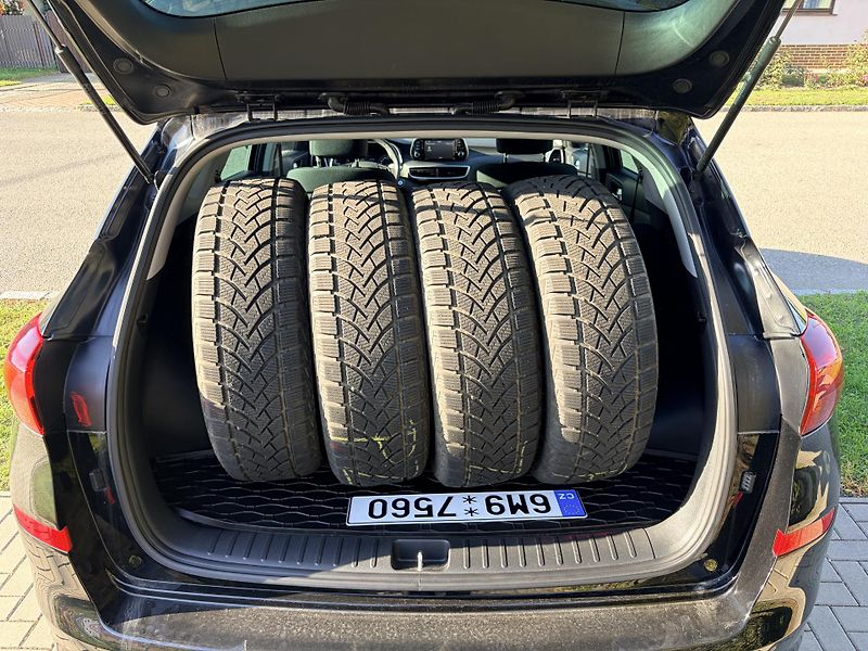 Hyundai Tucson 1.6T-GDi 130kW 4x4 IceBreaker - fotka 35 z 43