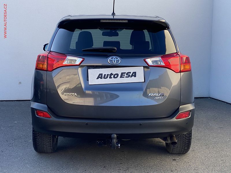 Toyota RAV4 (2013) 2.0 VVT-i AWD, Executive, AT - fotka 5 z 22