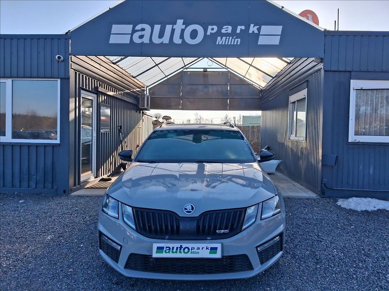 Škoda Octavia 2,0 RS, 4x4, DSG - fotka 2 z 14