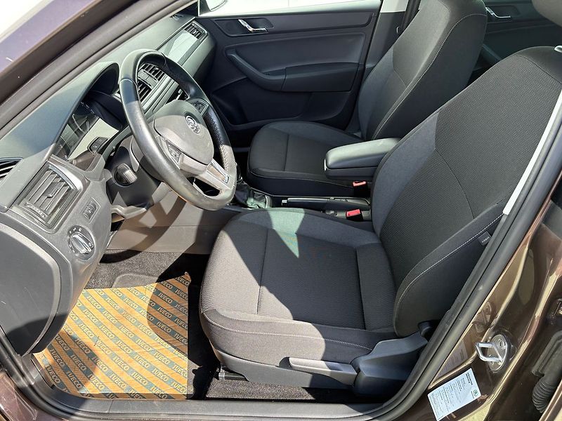 Škoda Rapid 1.2TSI, 63kW, Klima - fotka 6 z 19